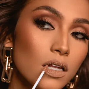 Matte intense lip color